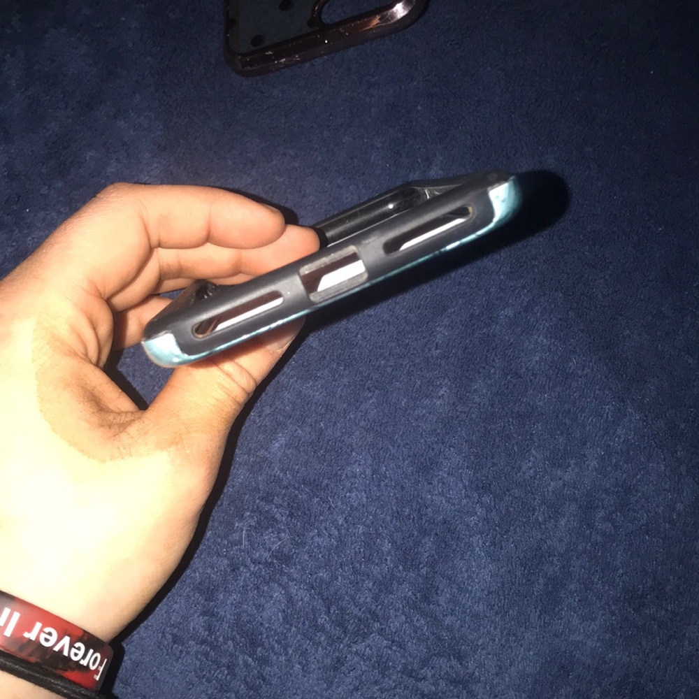 iPhone case - Picture 3 of 4
